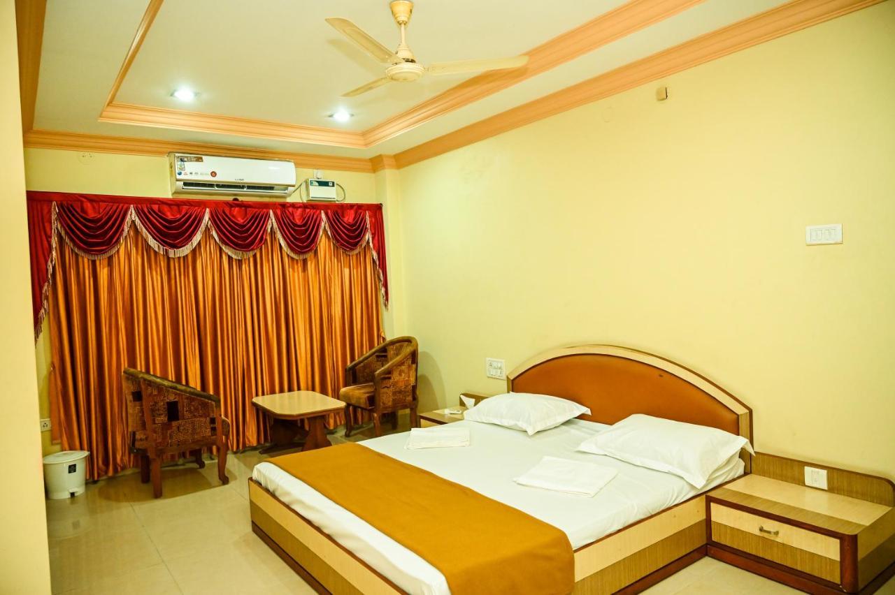 Hotel S S Residency Padubidri Exterior foto